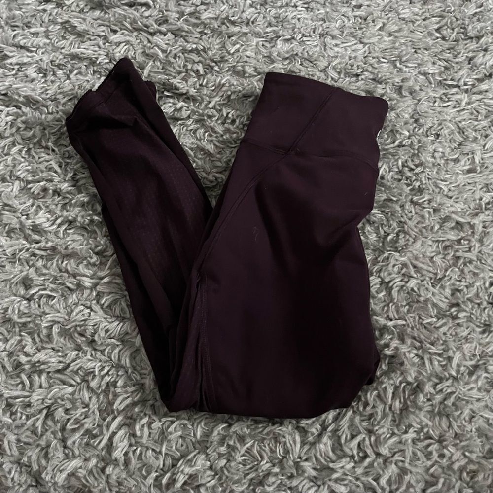 Lululemon maroon cropped 23” leggings size 4